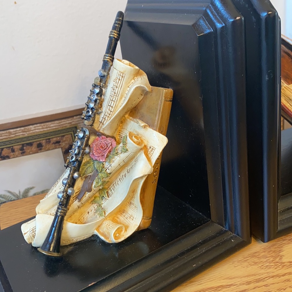 Victorian Musical Instrument Bookends - Picture 3 of 6